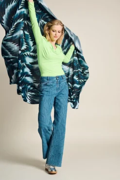 SJAAL Feathers Blue><noscript><img width=